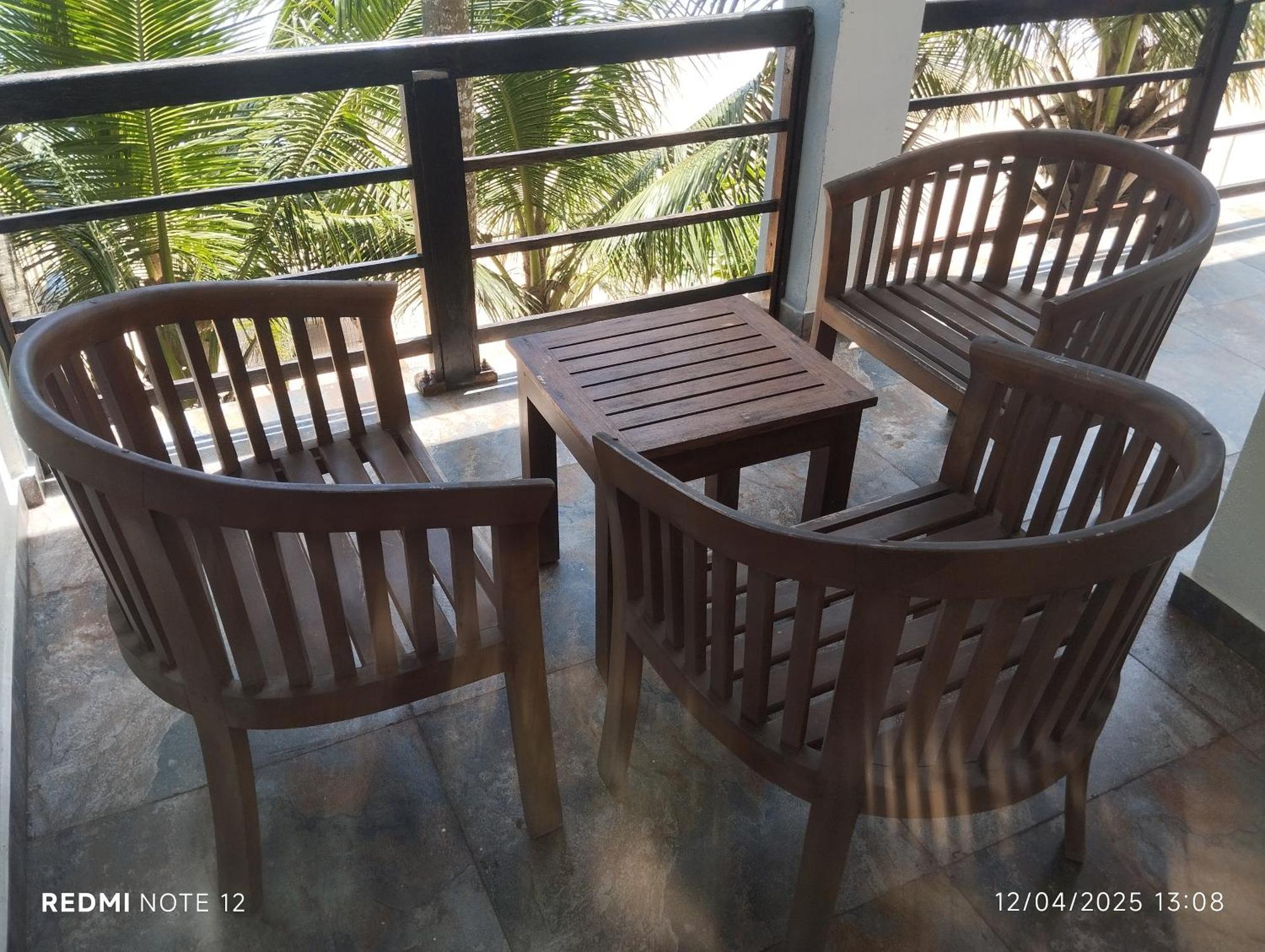 Ocean Edge Hikka Hotel Hikkaduwa Exterior photo